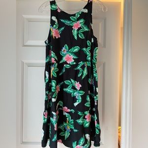 Old Navy size small made in Indonesia black floral sleeveless